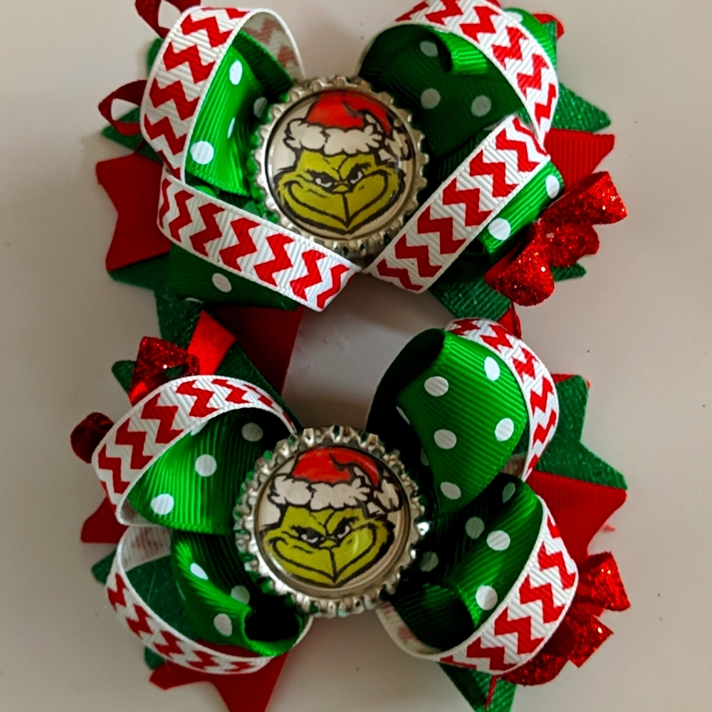 The Grinch polkadot bow sets